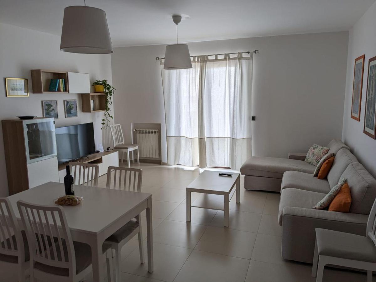 La Casa Dei Due Mari - Large Apartment With Parking Taranto Exterior foto
